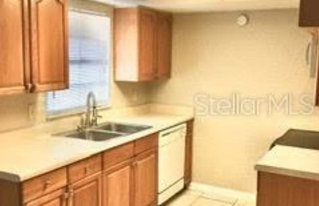 16527 SILVERHILL DRIVE Gallery 3
