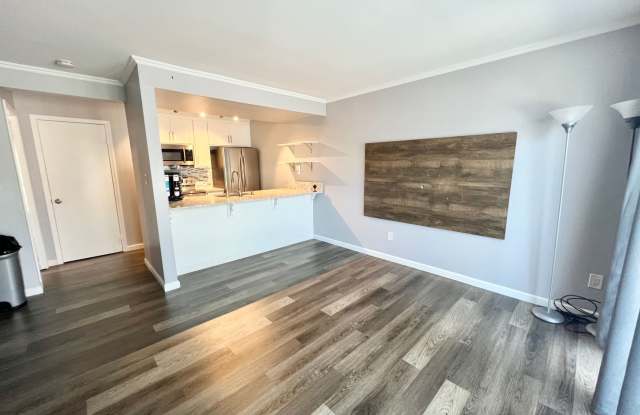 Beautifully remodeled 3 Bed/1.5 Bath Townhome in Antioch Gallery 3