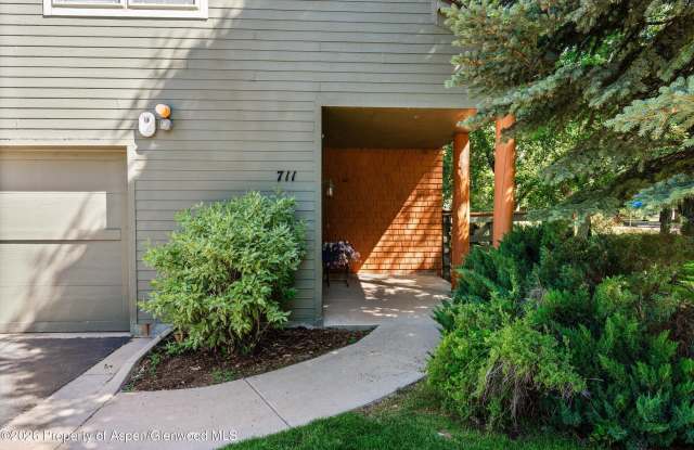 711 Evans Court Gallery 3
