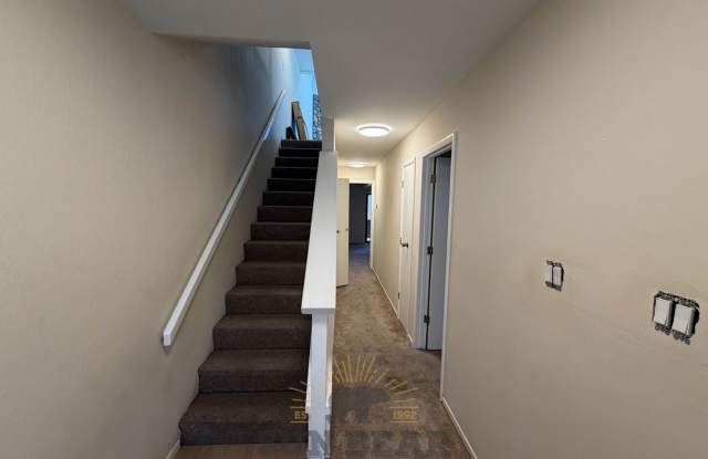 Fresh 3 Bedroom + Flex Loft Condo near Diamond Peak! Dog and cat friendly! Summer Pool! Gallery 4