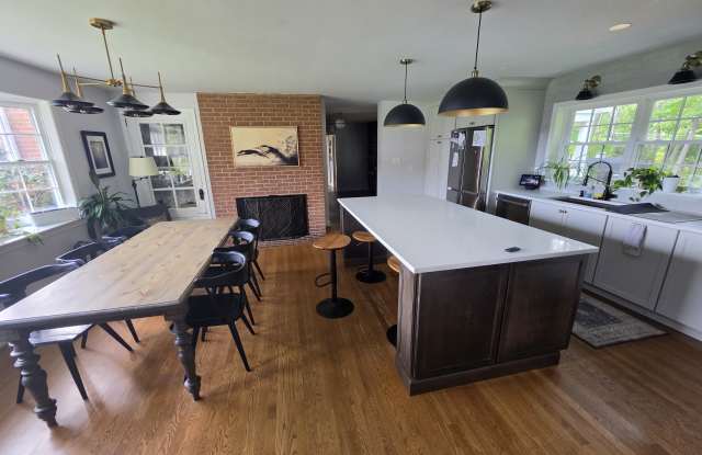 4739 Neptune Drive Gallery 2