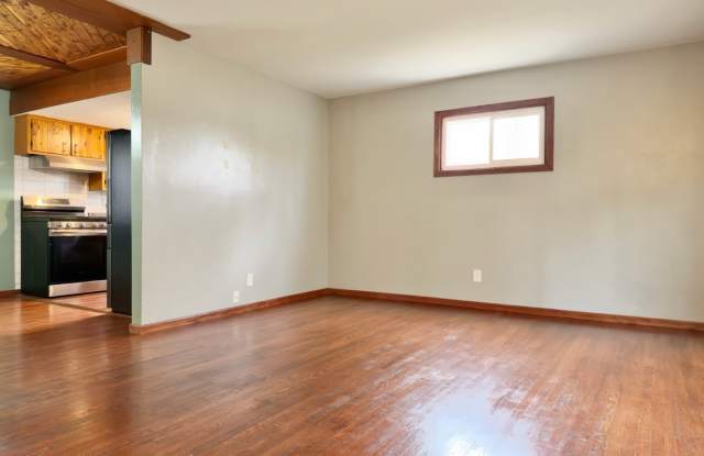 2915 Wesleyan Avenue Gallery 3