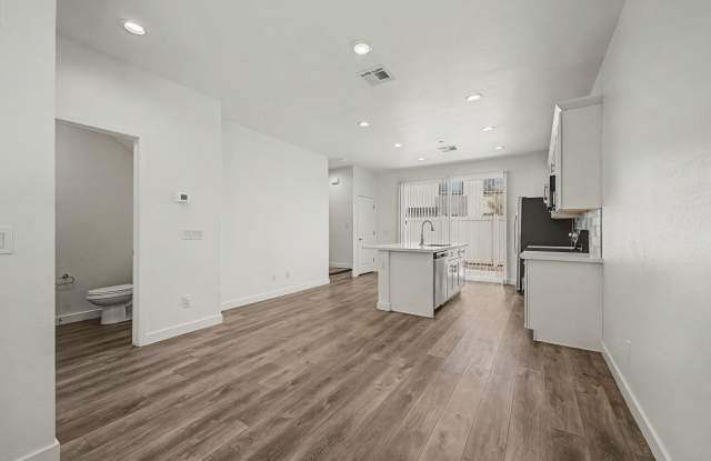 Stone View on Dobbins Townhomes Gallery 3
