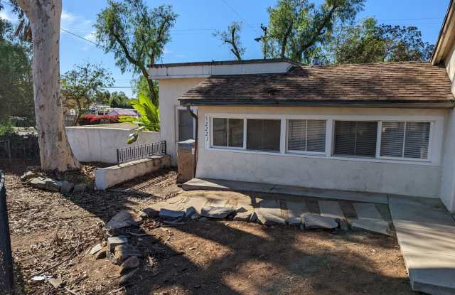 Charming 2 Bed 1 1/2 Bath in Crest - 2221 Suncrest Boulevard, Crest, CA 92021