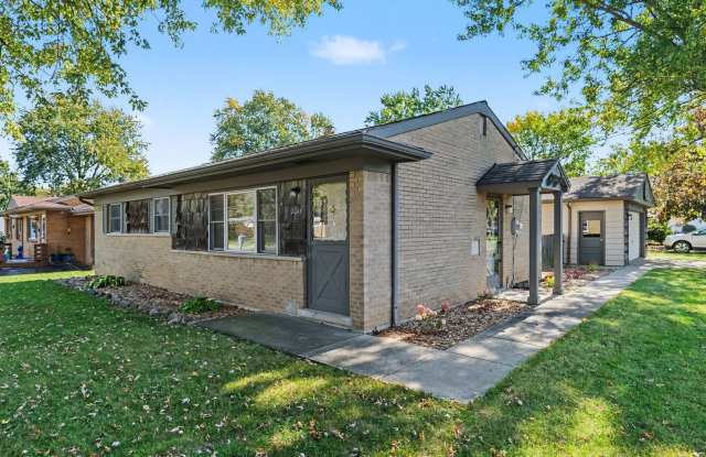 3 Bedroom Brick Ranch - Available Now! Gallery 1