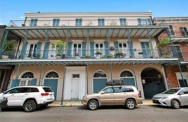 910 Chartres Street - 6 photos photos