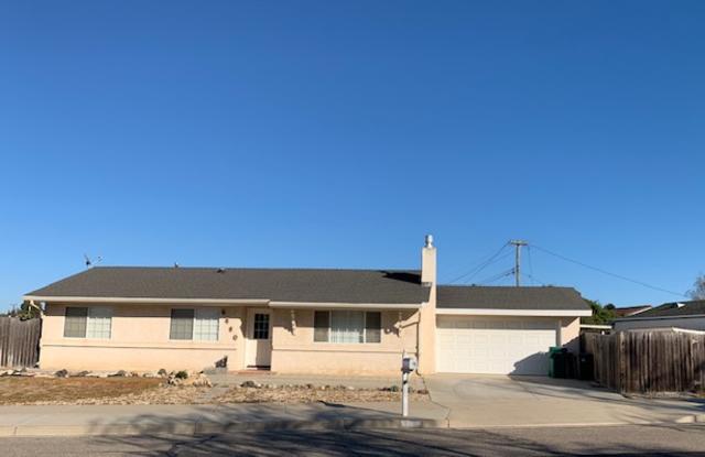 4660 Cherry Avenue Gallery 1