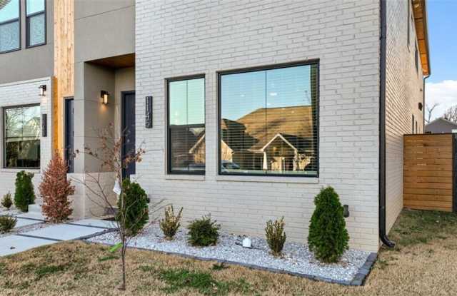 1145 Northeast Monroe Street - 1 Gallery 2