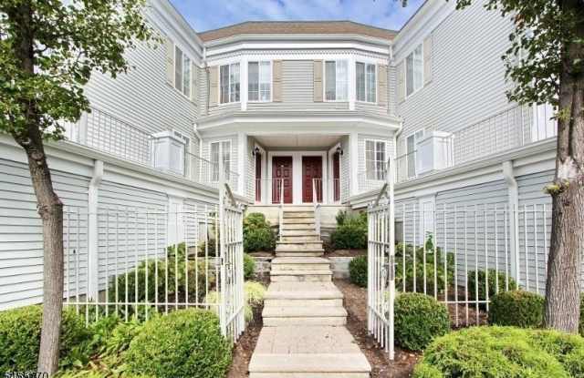 264 Riveredge Dr Gallery 1