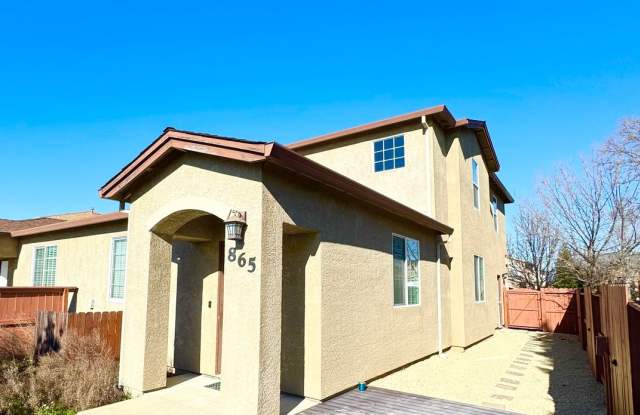 Luxury Townhouse in Vista Ridge Subdivision! photos photos