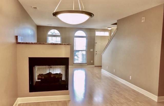 3035 Camden Dr Gallery 2