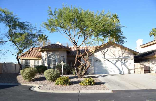 SE - SINGLE STORY 3 BEDROOM, FULLY UPGRADED HOME IN GATED COMMUNITY photos photos