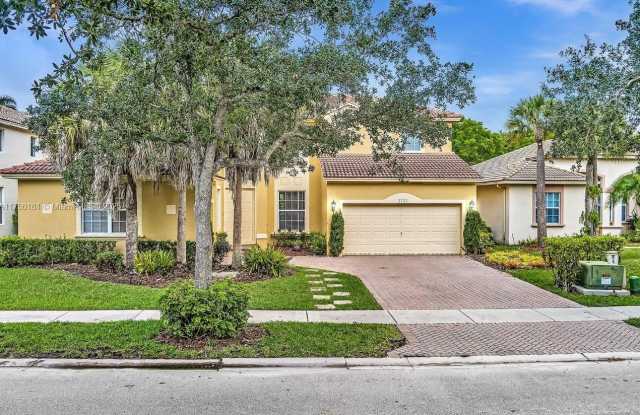 3731 W Gardenia Ave photos photos