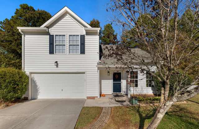 3 bedroom home with large, fenced backyard convenient to RTP! photos photos