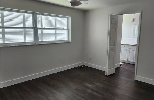 6313 Saint Andrews Circle S Gallery 4