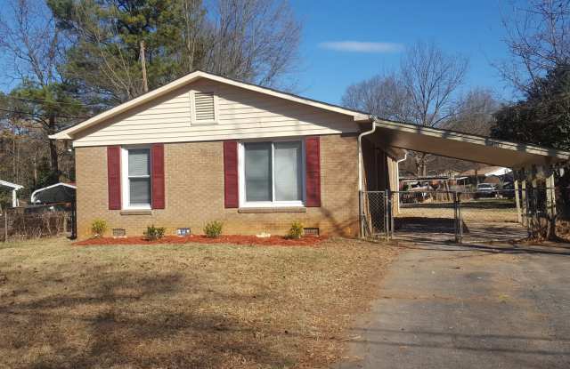 3 Bedroom Brick Ranch in NW Charlotte - 4013 Cushman Street, Charlotte, NC 28206