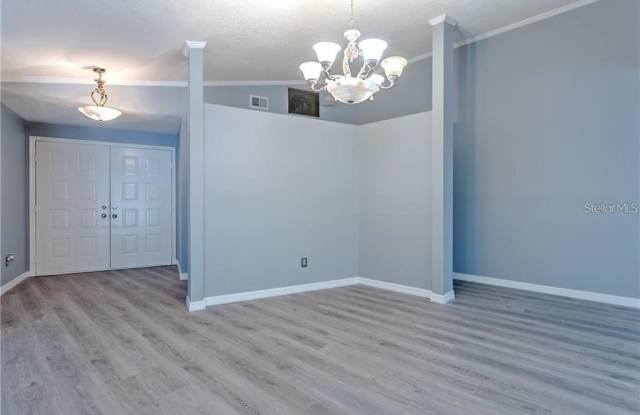 2038 W CROWLEY CIRCLE Gallery 4