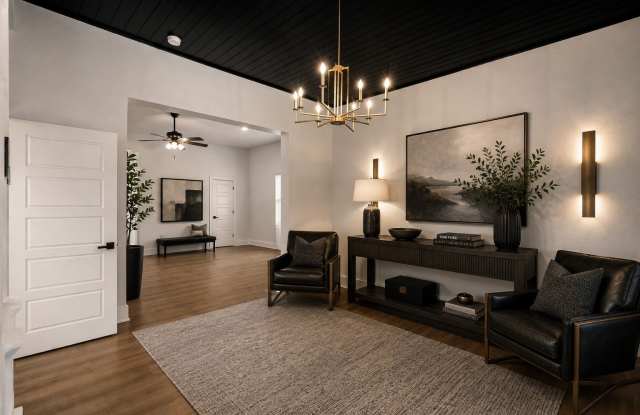 505 Rigsby Gallery 3