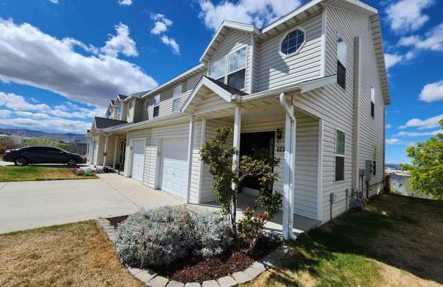 Stunning 3 bdrm 1.5 bath townhome! Wine & Dine on your enormous deck featuring city views! photos photos