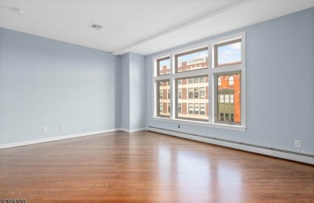 420 Bloomfield Ave Apt 4 photos photos