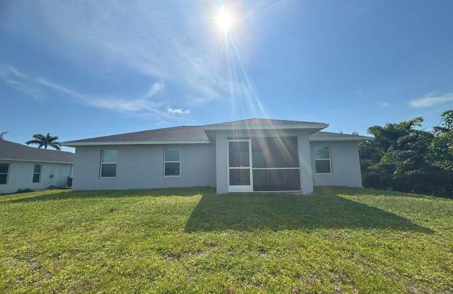 Coming Soon! Spacious & Modern 3 Bed 2 Bath in NW Cape with Screened Lanai Gallery 3