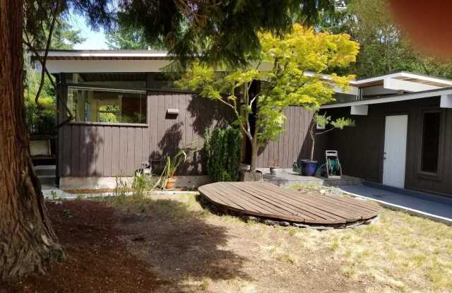 10408 12th Ave NE Gallery 2