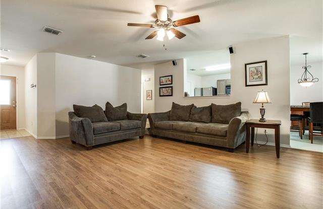 2802 Lake Vista Drive Gallery 3