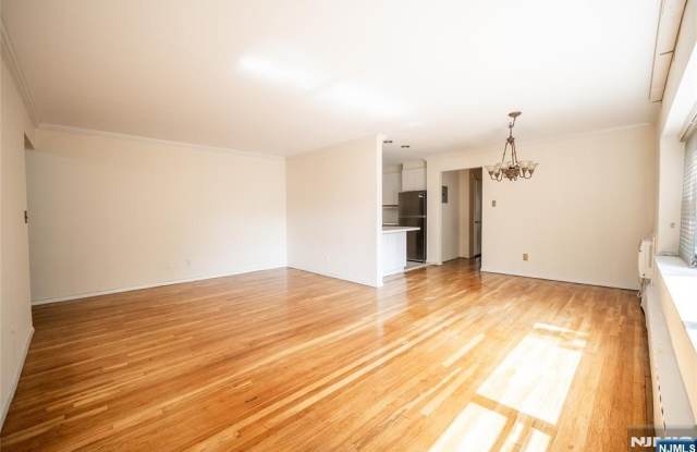 1575 Center Avenue Gallery 3