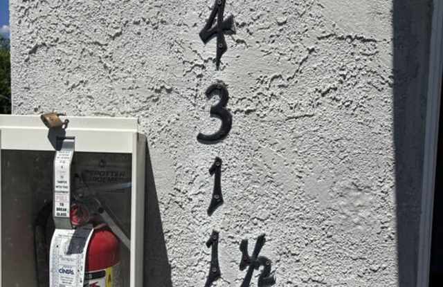 14311 1/2 Magnolia Blvd Gallery 2
