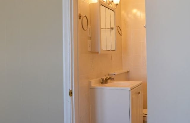 711 W 28th St 5 - 711 W 28th St, Minneapolis, MN 55408