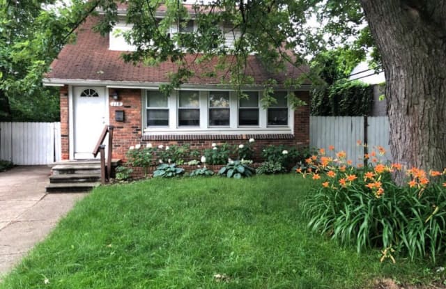 118 Potter Ave - 118 Potter Avenue, Royal Oak, MI 48067
