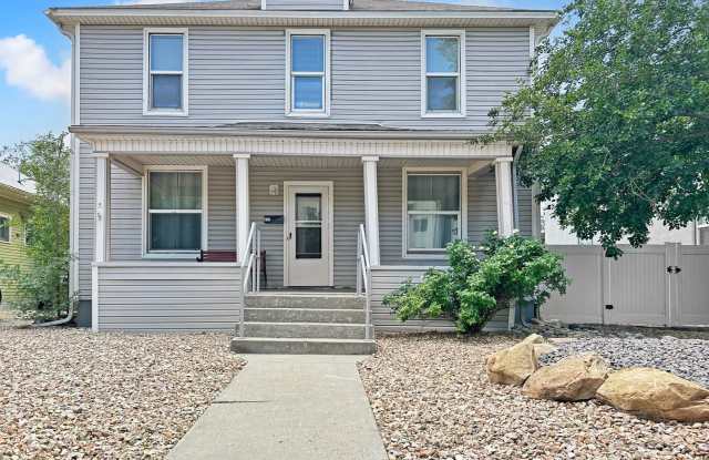 Fully Furnished 4-Bedroom Home | Downtown | Short-Term Lease! Gallery 3