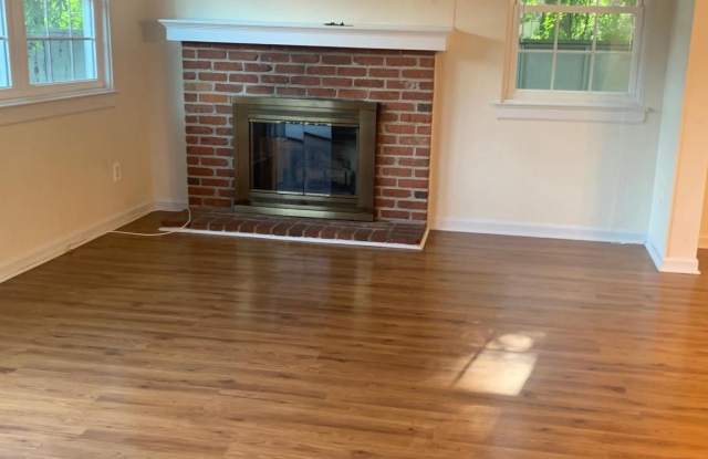 133 WOODLAKE Drive Gallery 4