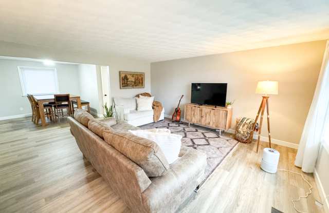 615 W Timothy Dr photos photos