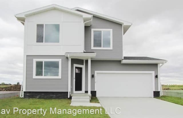 6922 SE 7th Street - 6922 Southeast 7th Avenue, Pleasant Hill, IA 50327