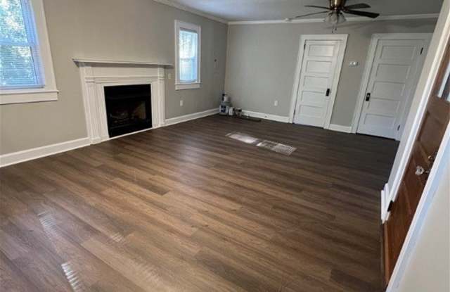 220 Columbine Road Gallery 3