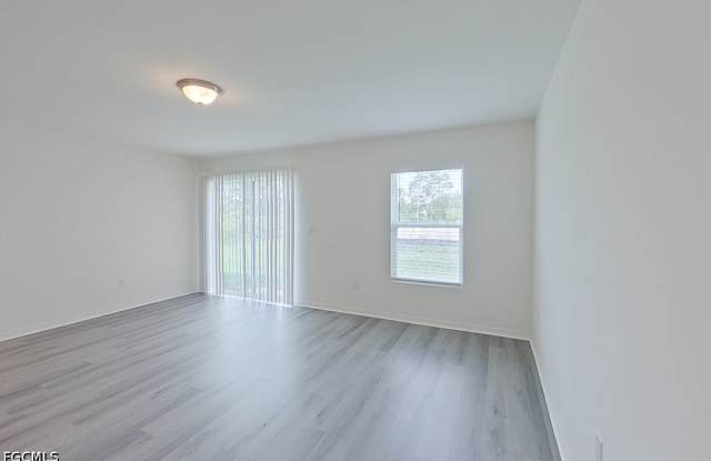 1128 Hayes Avenue S Gallery 3