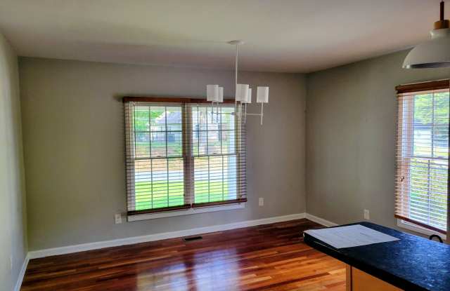 1928 Main Street NW Gallery 3