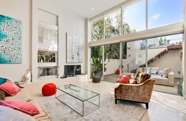 8822 Rangely Avenue Gallery 4