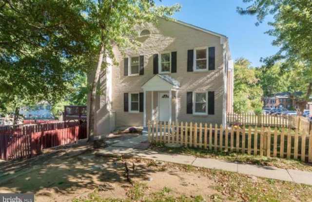 2868 GLOUCESTER COURT photos photos