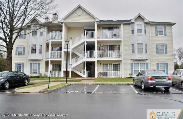 300 Wimbeldon Court photos photos