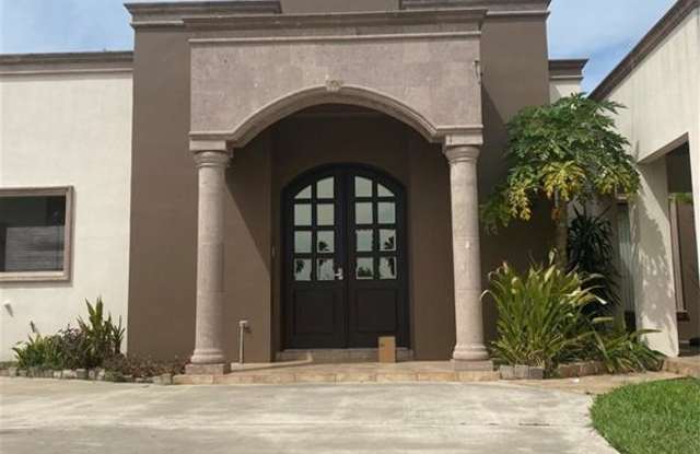 1813 Pecos Gallery 2