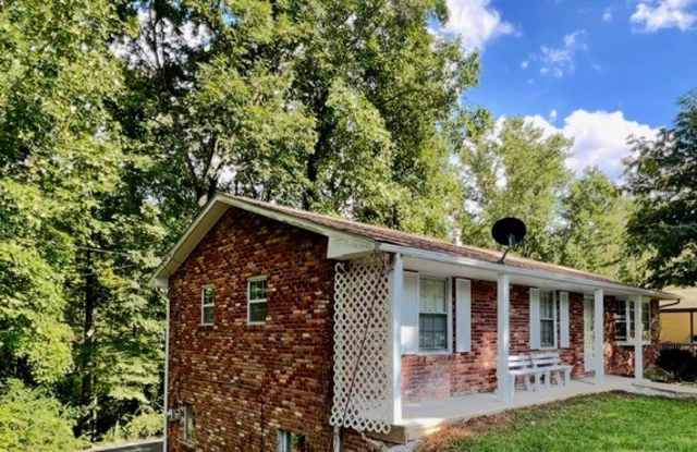1210 Pinebrook Cir Gallery 2