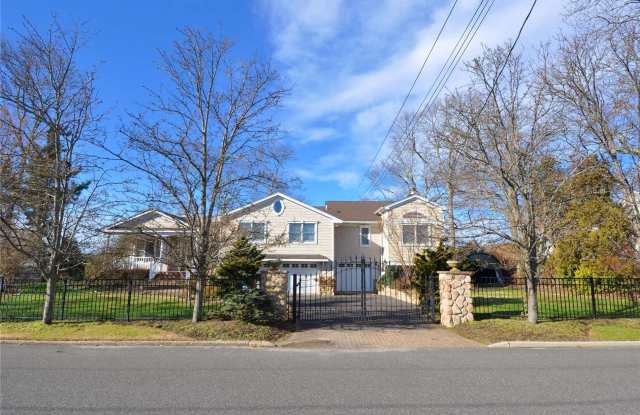 136 Crystal Beach Boulevard - 136 Crystal Beach Boulevard, Moriches, NY 11955