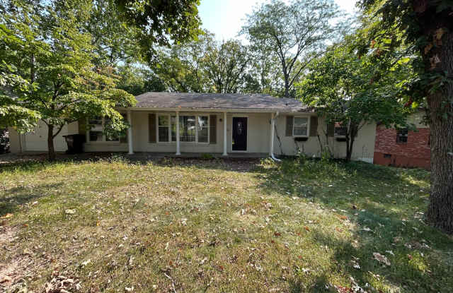 5 bed 2 bath House in a quiet neighborhood photos photos