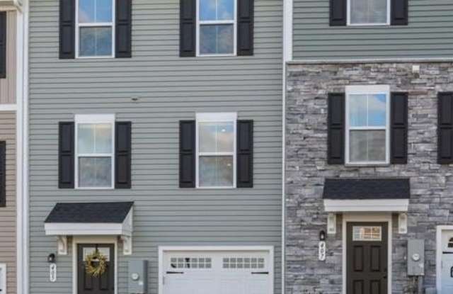 405 WILLIAMS - 405 Williams Street, Strasburg, VA 22657