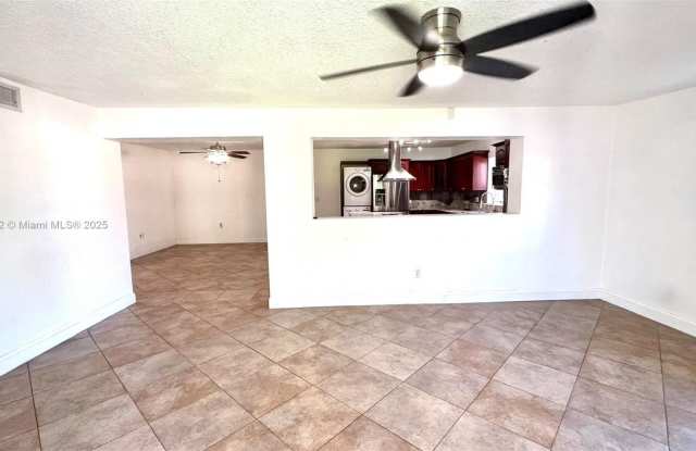 9130 SW 27th St photos photos