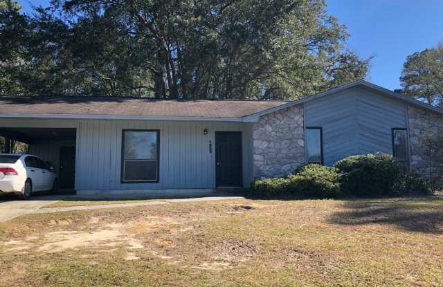 Beautiful 3BD/2B Home with Spacious Outdoor Living photos photos