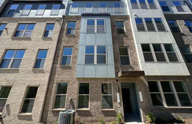Brand New 3 Bed 2.5 Bath Townhouse Style Condo With Garage In Beautiful Dulles Technology Community photos photos