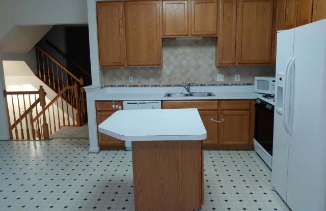 2547 THORNCROFT PL Gallery 3